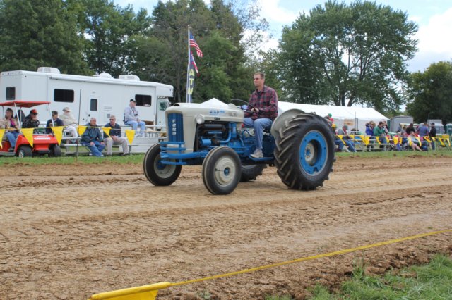 ford4000petemueller.jpg